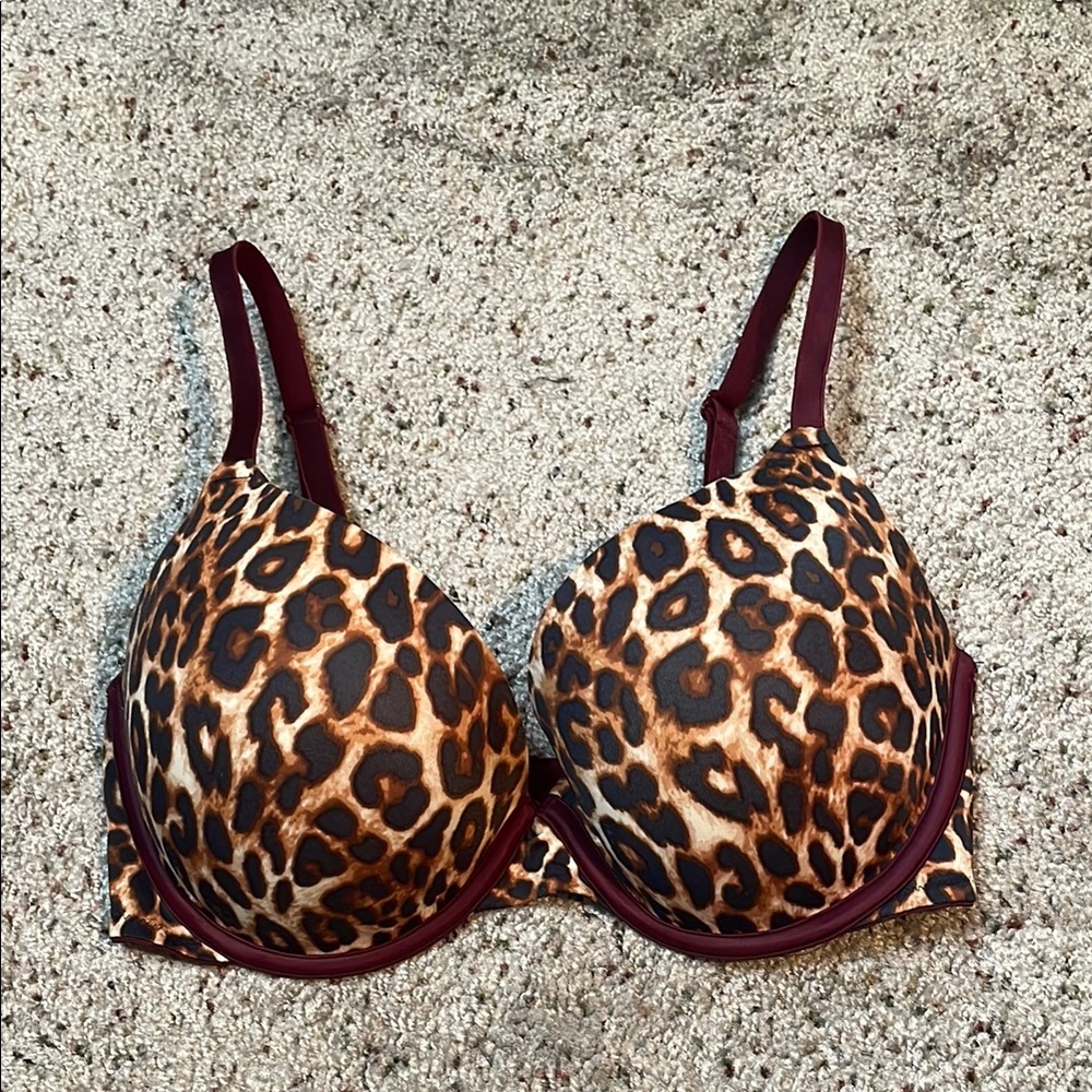 PINK Victoria’s Secret Leopard Print Wear Everywhere Push Up Bra Size 32DD